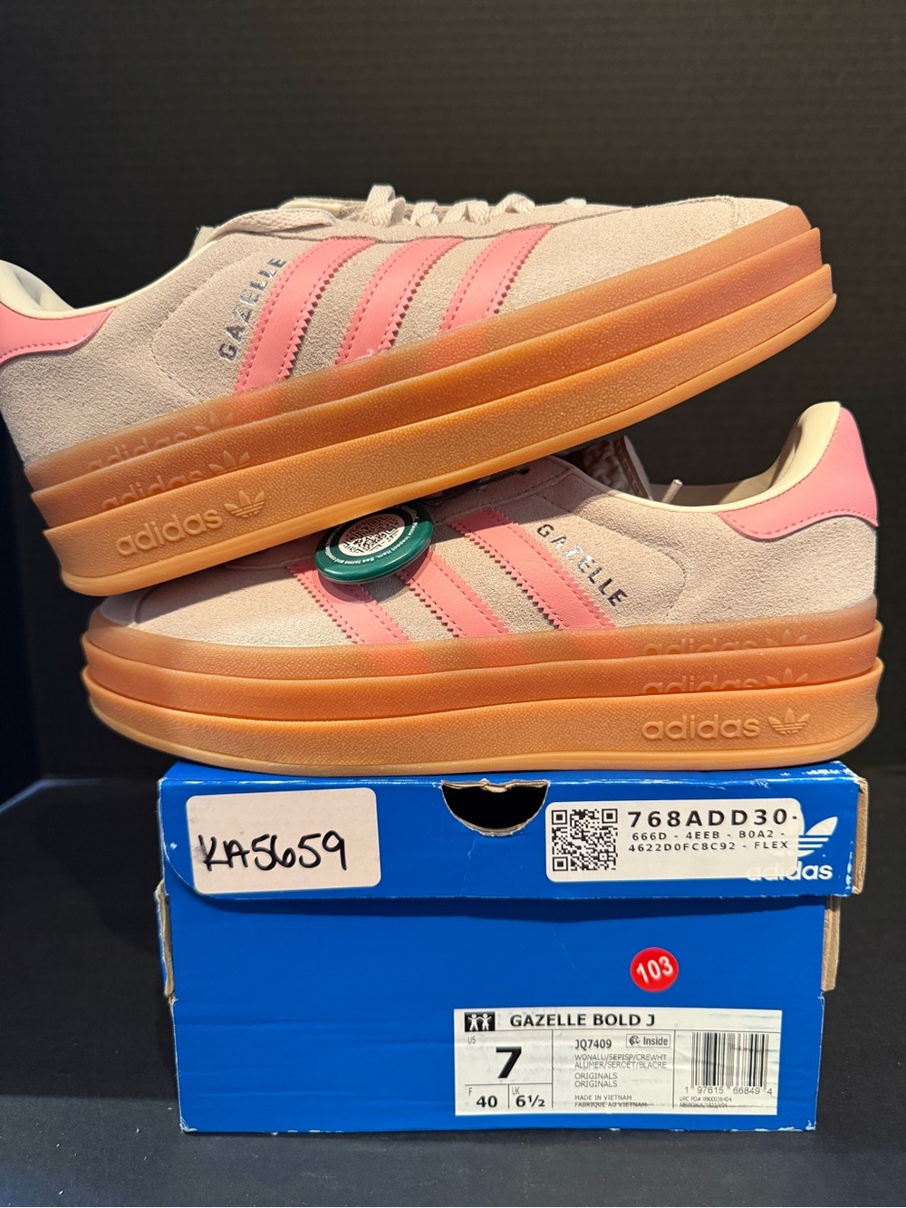 Brand new Adidas Gazelle Bold J size 7Y/8W